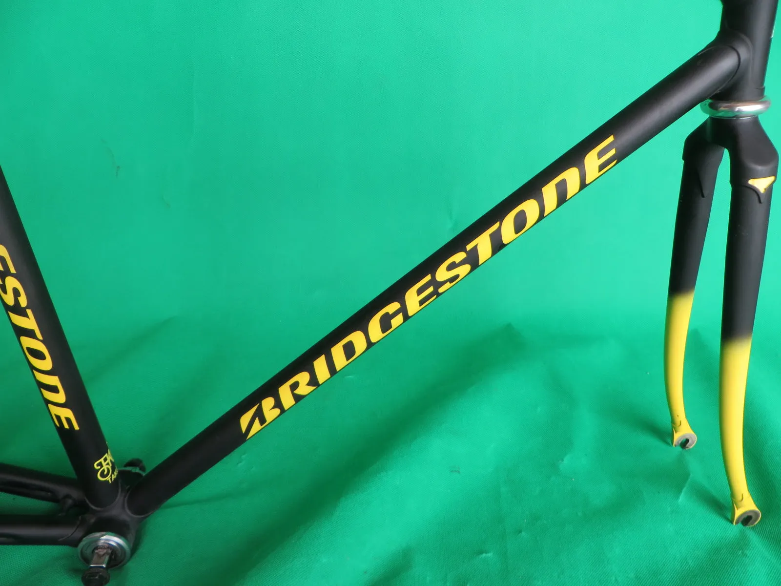 Bridgestone // Matte Black / Yellow Fade // 50.5cm