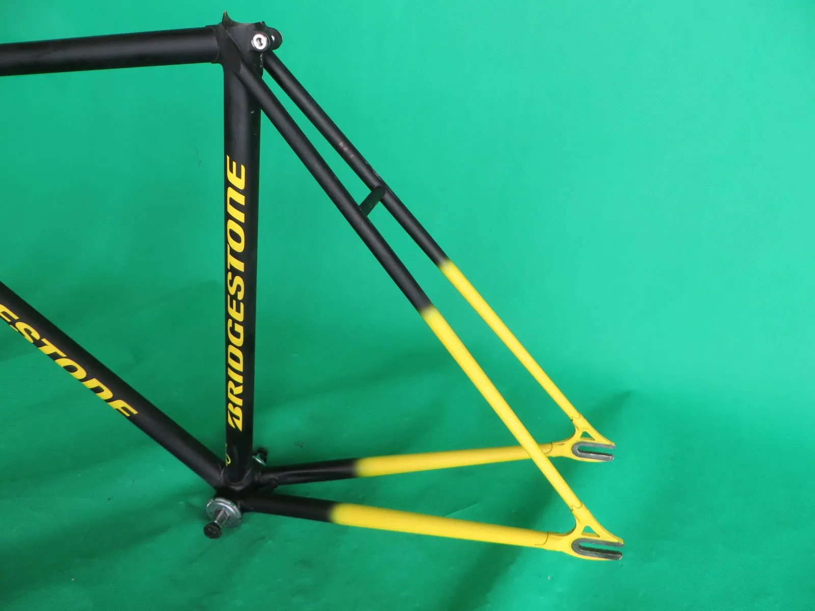 Bridgestone // Matte Black / Yellow Fade // 50.5cm