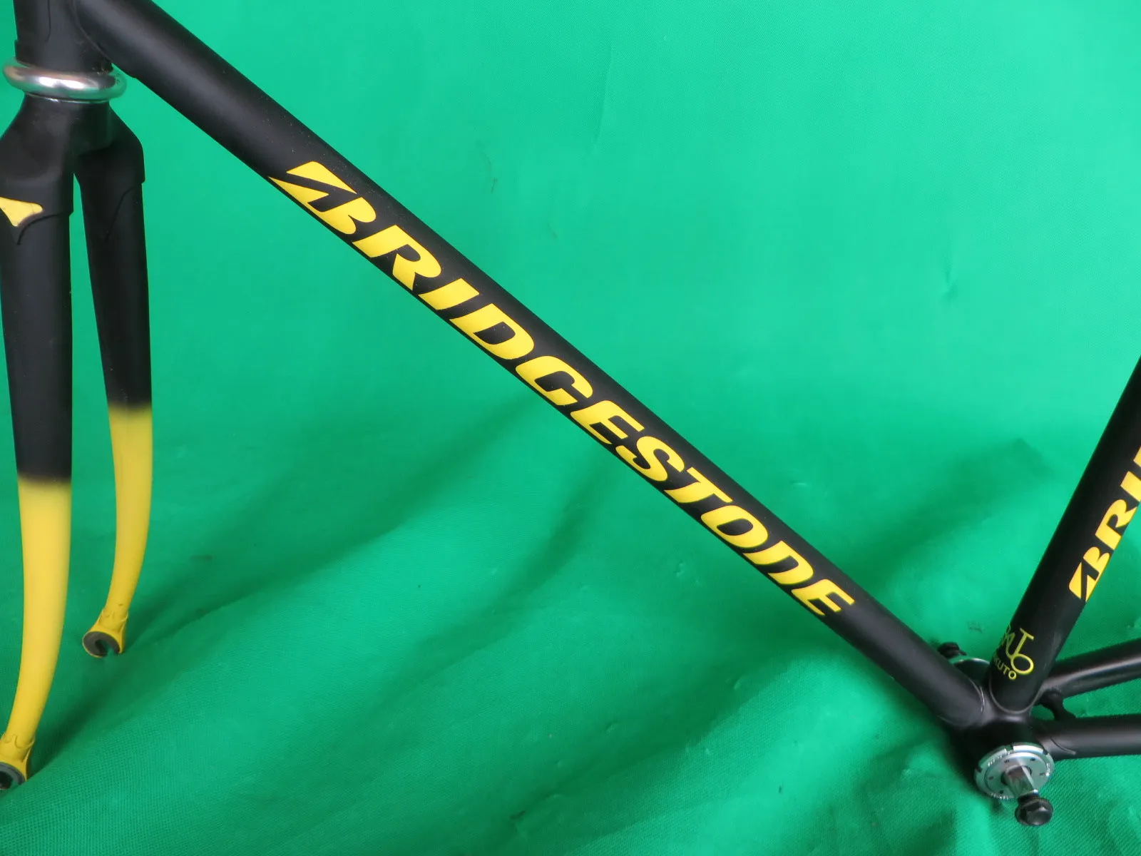 Bridgestone // Matte Black / Yellow Fade // 50.5cm