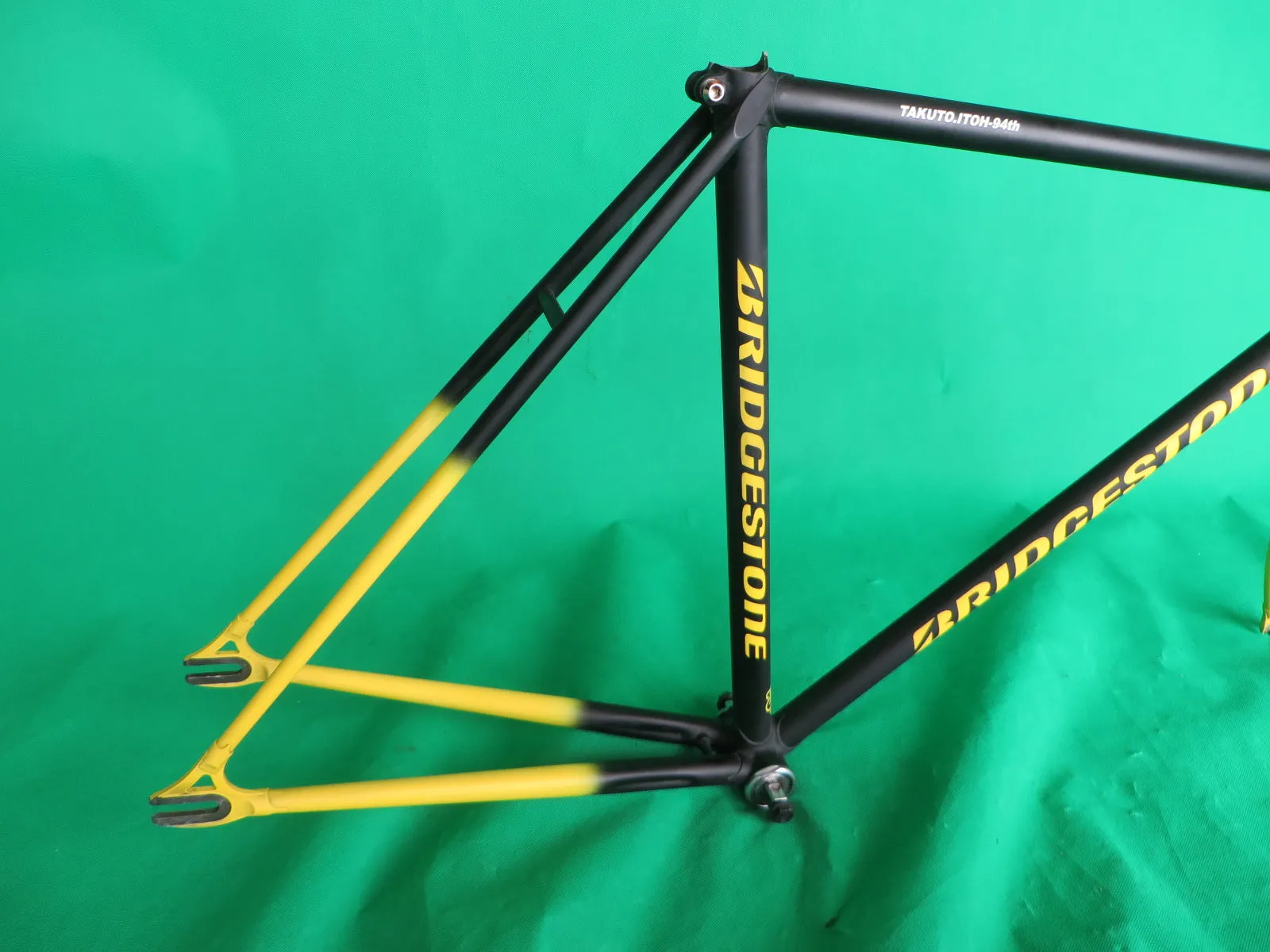 Bridgestone // Matte Black / Yellow Fade // 50.5cm