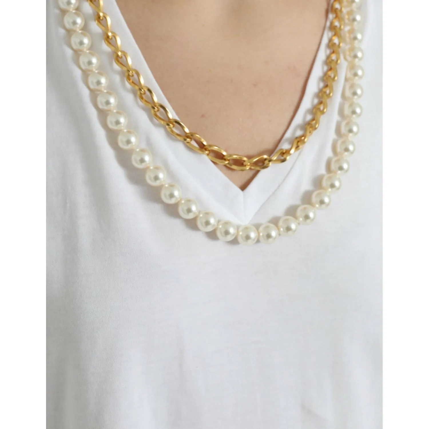 Dolce & Gabbana Elegant White Cotton Tee with Necklace Detail